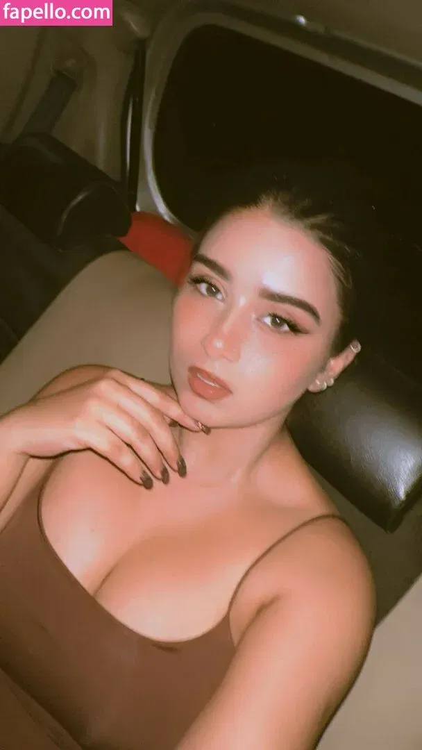 Suhana Khan Onlyfans Photo Gallery 