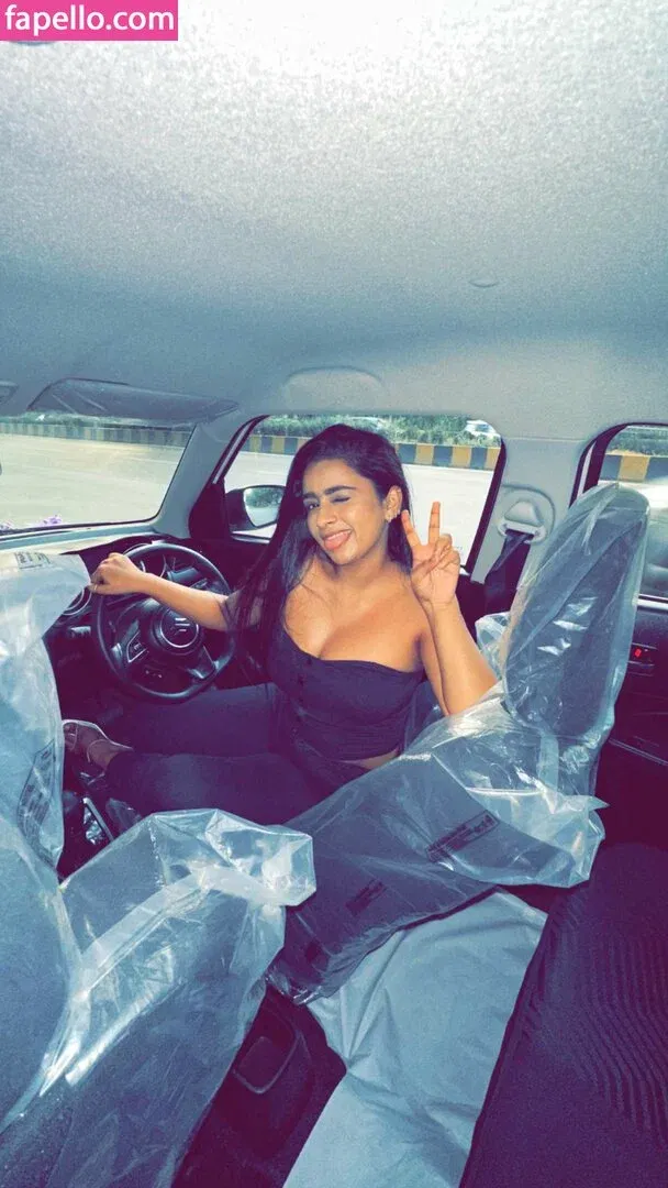 Suhana Khan Onlyfans Photo Gallery 