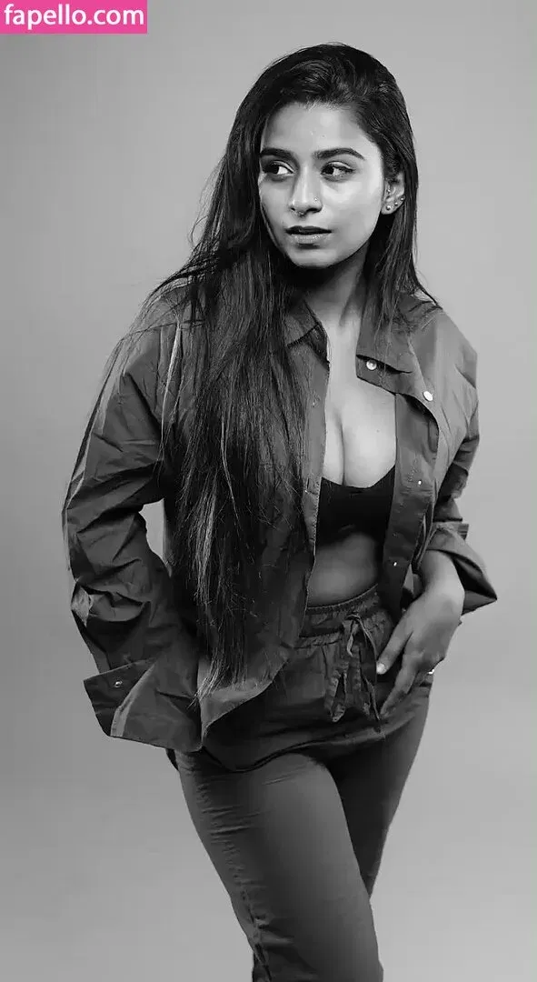 Suhana Khan Onlyfans Photo Gallery 