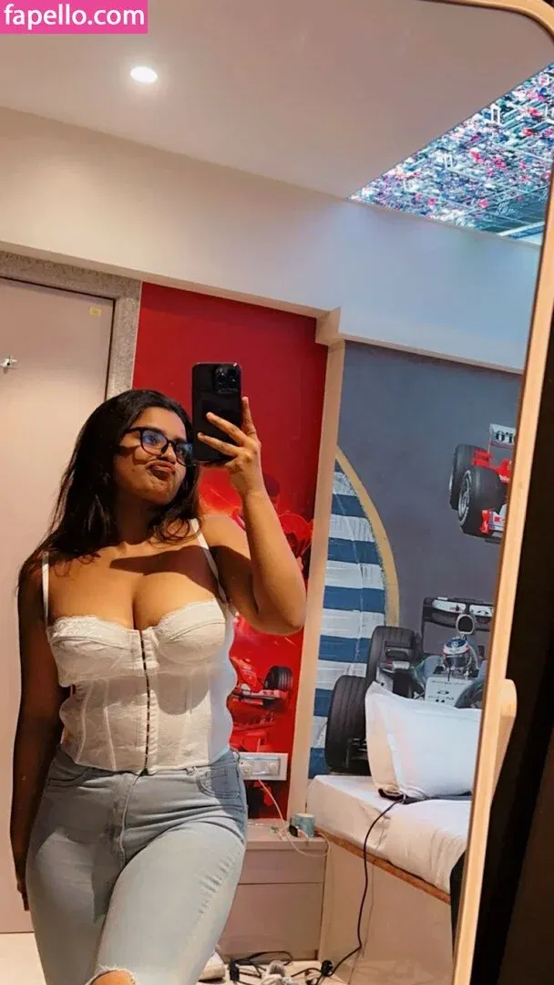 Suhana Khan Onlyfans Photo Gallery 