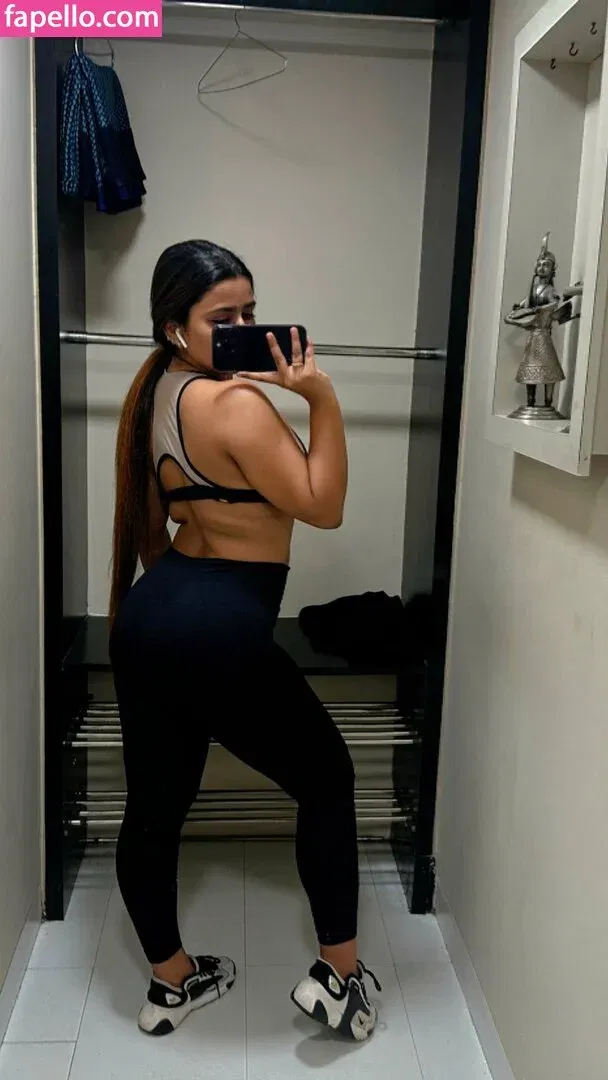 Suhana Khan Onlyfans Photo Gallery 