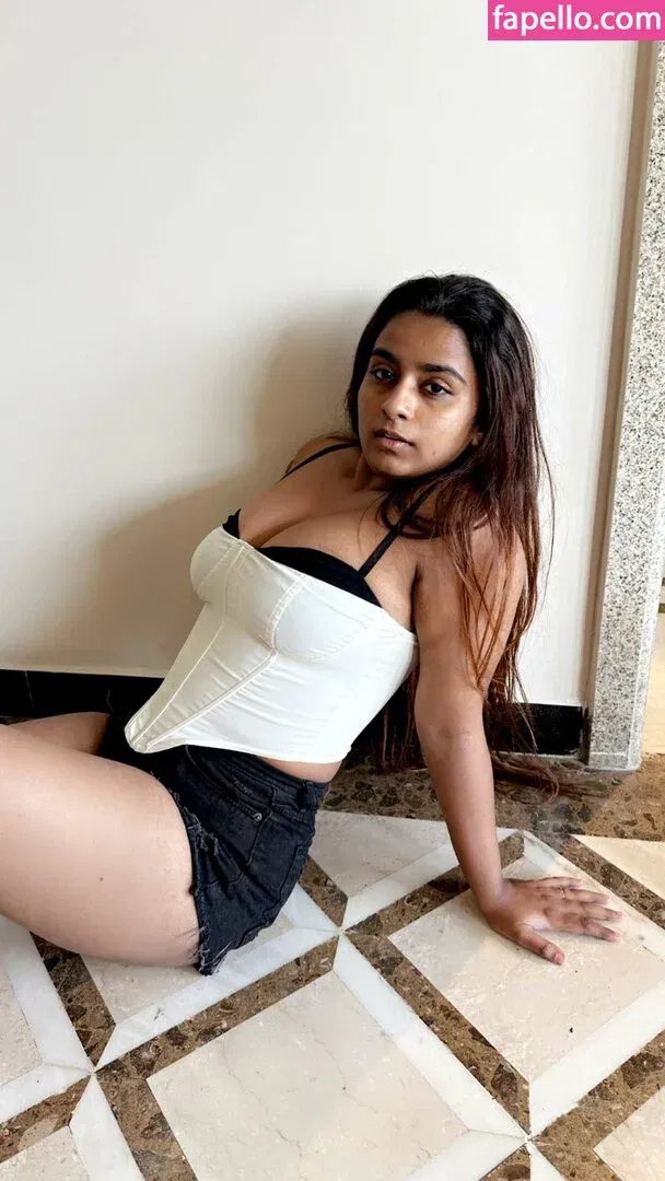 Suhana Khan Onlyfans Photo Gallery 