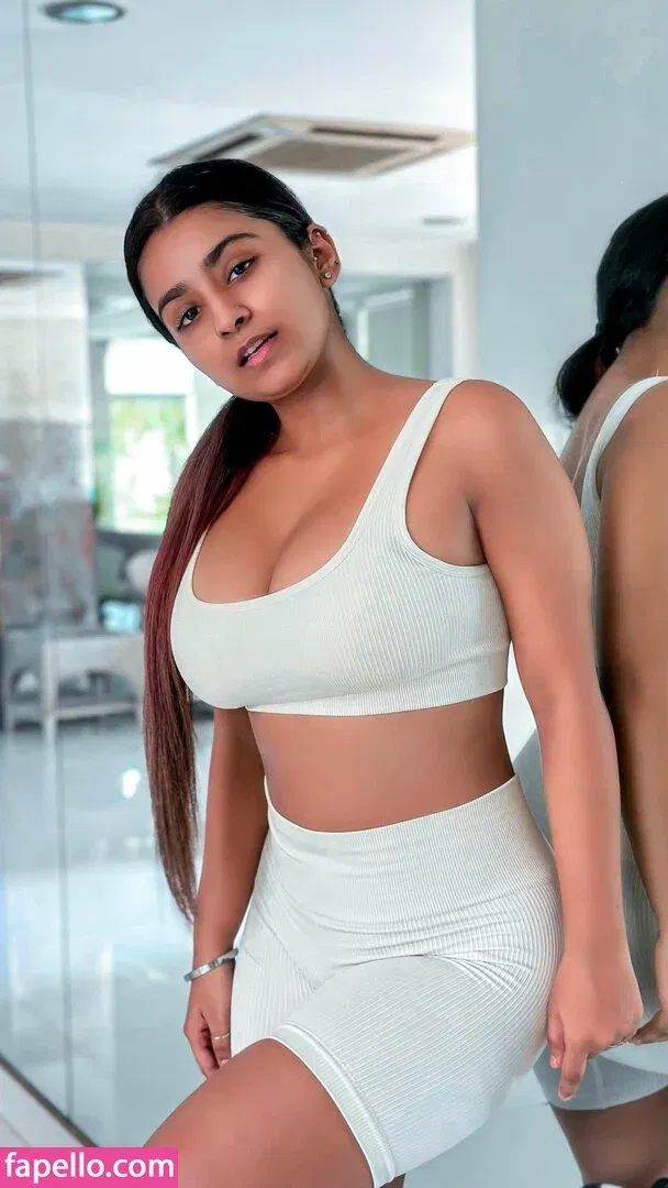 Suhana Khan Onlyfans Photo Gallery 