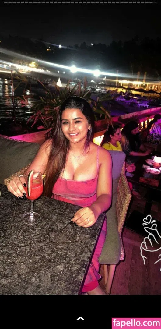 Suhana Khan Onlyfans Photo Gallery 