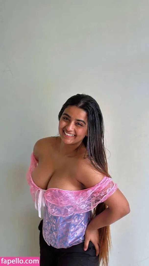 Suhana Khan Onlyfans Photo Gallery 