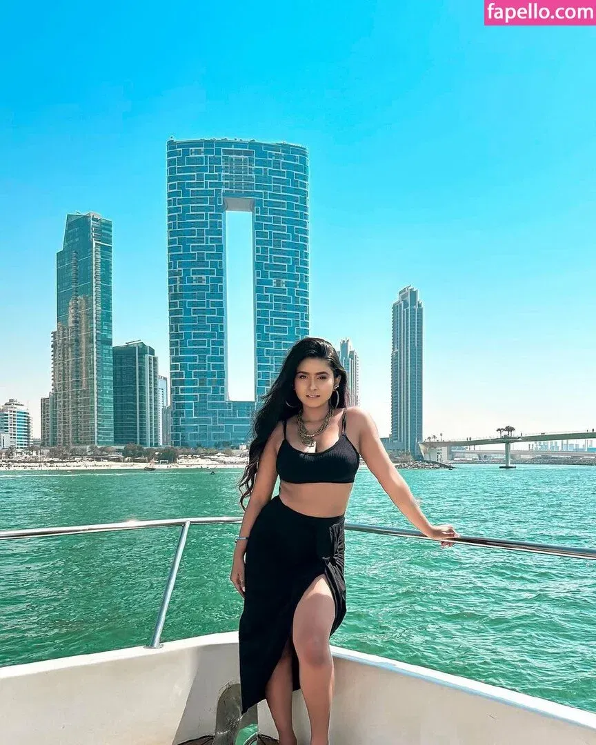 Suhana Khan Onlyfans Photo Gallery 