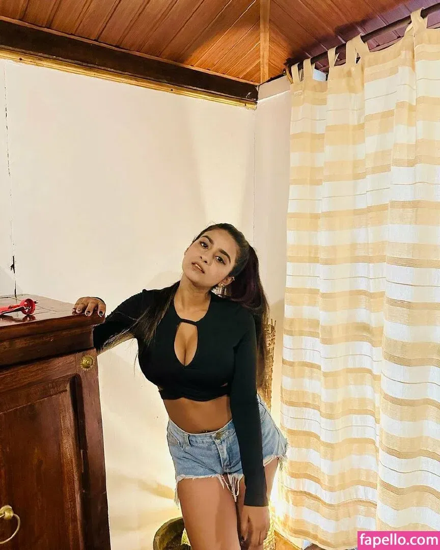 Suhana Khan Onlyfans Photo Gallery 