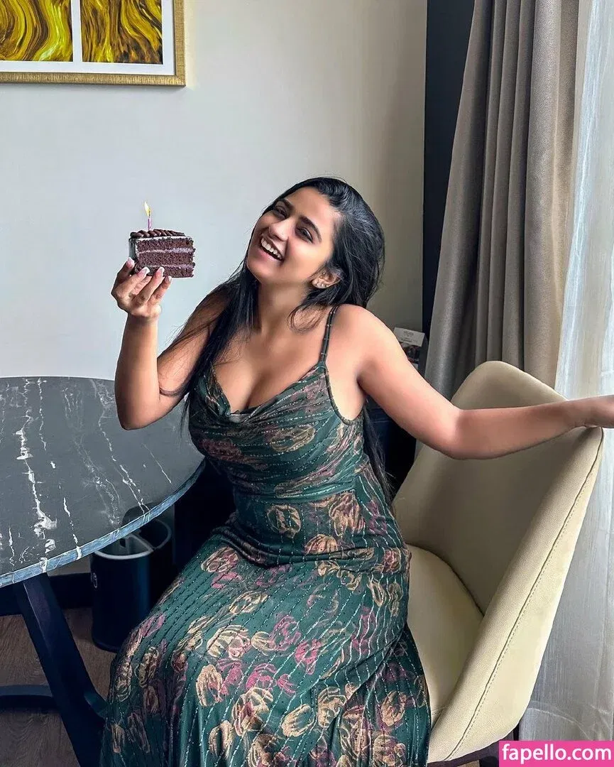 Suhana Khan Onlyfans Photo Gallery 