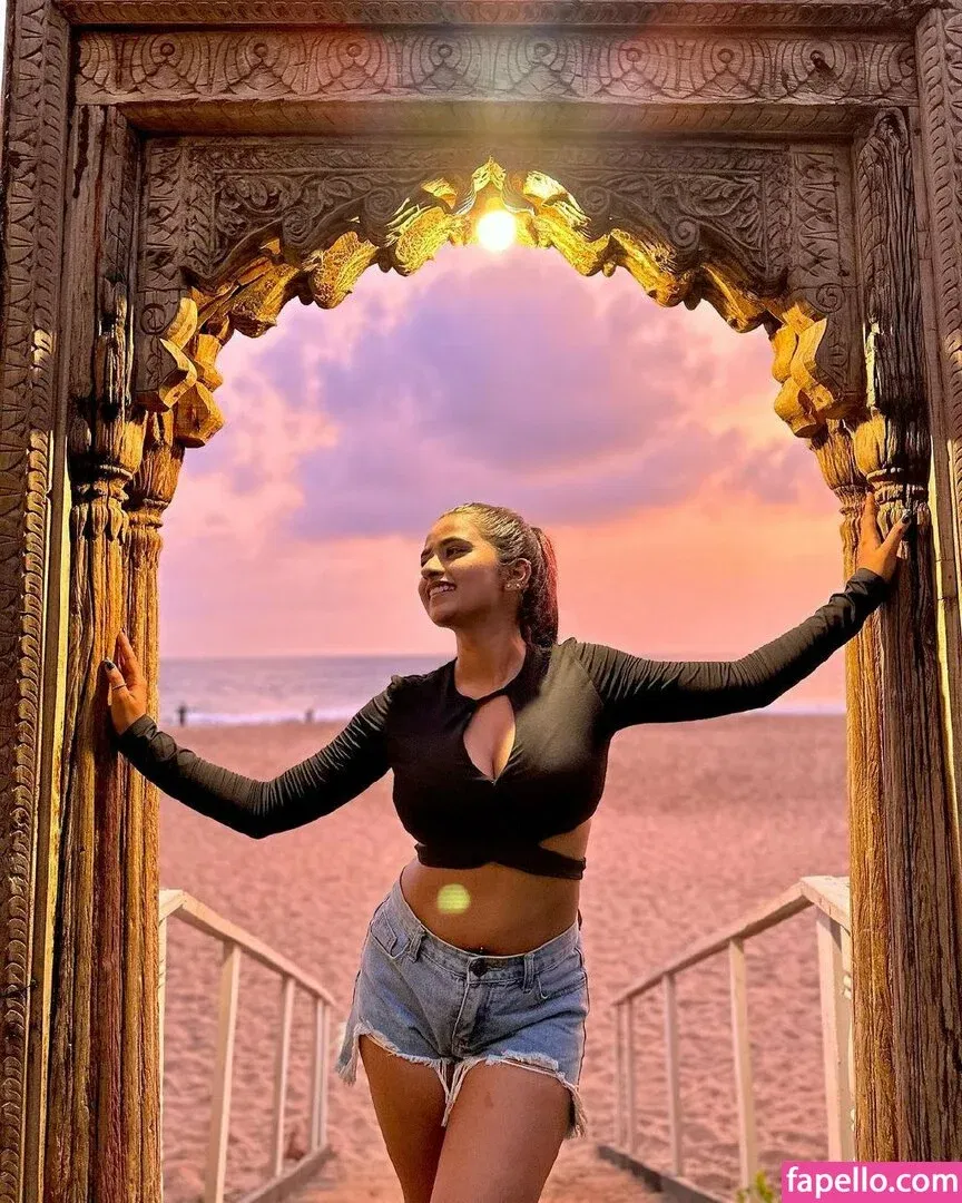 Suhana Khan Onlyfans Photo Gallery 