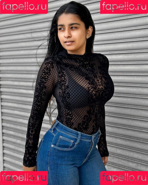 Suhana Khan Onlyfans Photo Gallery 