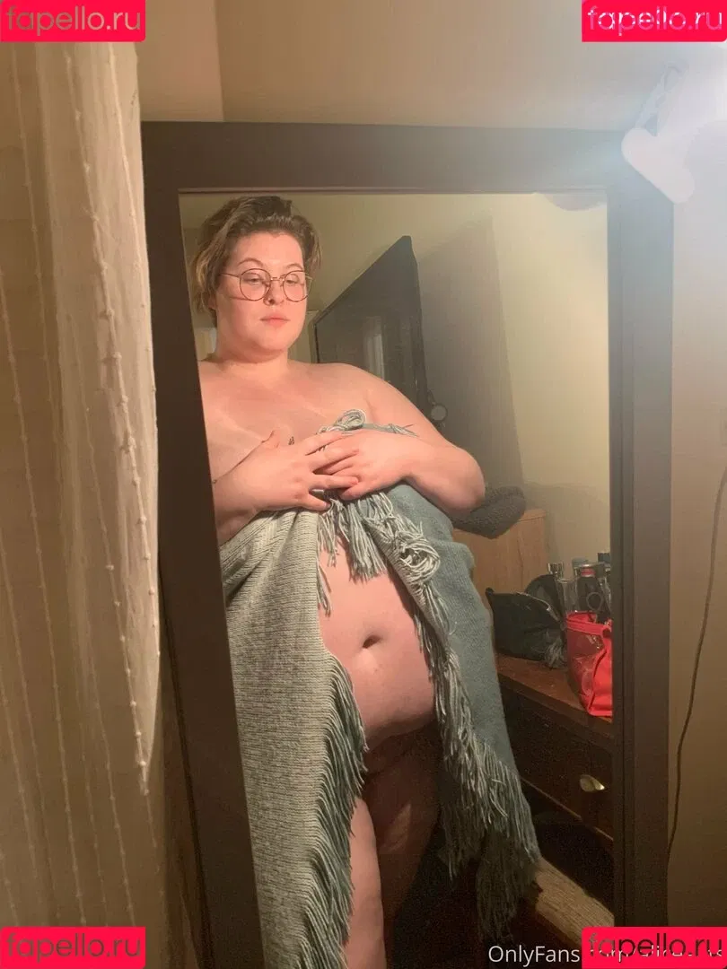 aliceeats Onlyfans Photo Gallery 