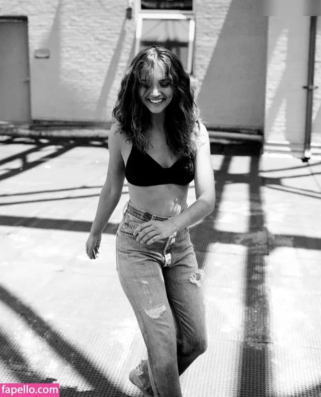 Olivia Cooke Onlyfans Photo Gallery 