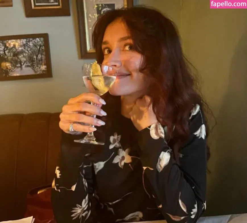 Olivia Cooke Onlyfans Photo Gallery 