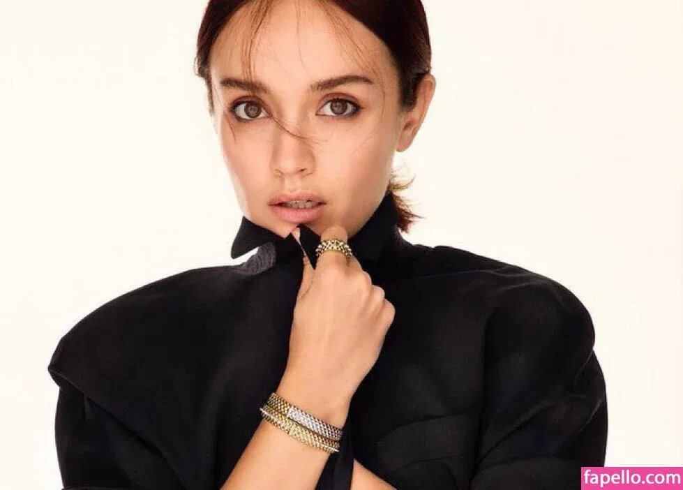 Olivia Cooke Onlyfans Photo Gallery 