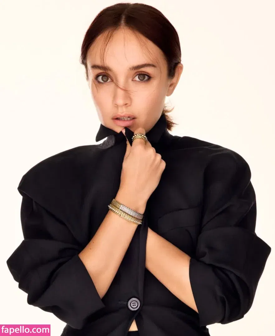Olivia Cooke Onlyfans Photo Gallery 