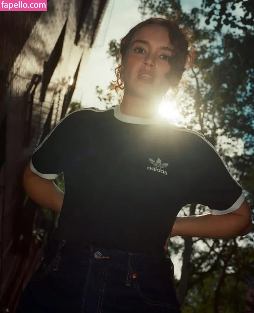 Olivia Cooke Onlyfans Photo Gallery 