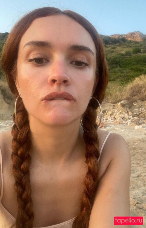 Olivia Cooke Nude Onlyfans Photo 23
