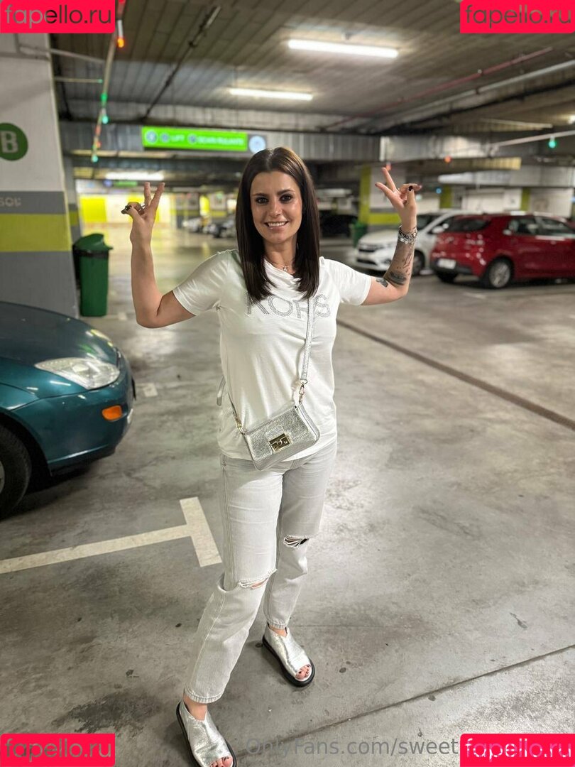 sweetanishafree Onlyfans Photo Gallery 