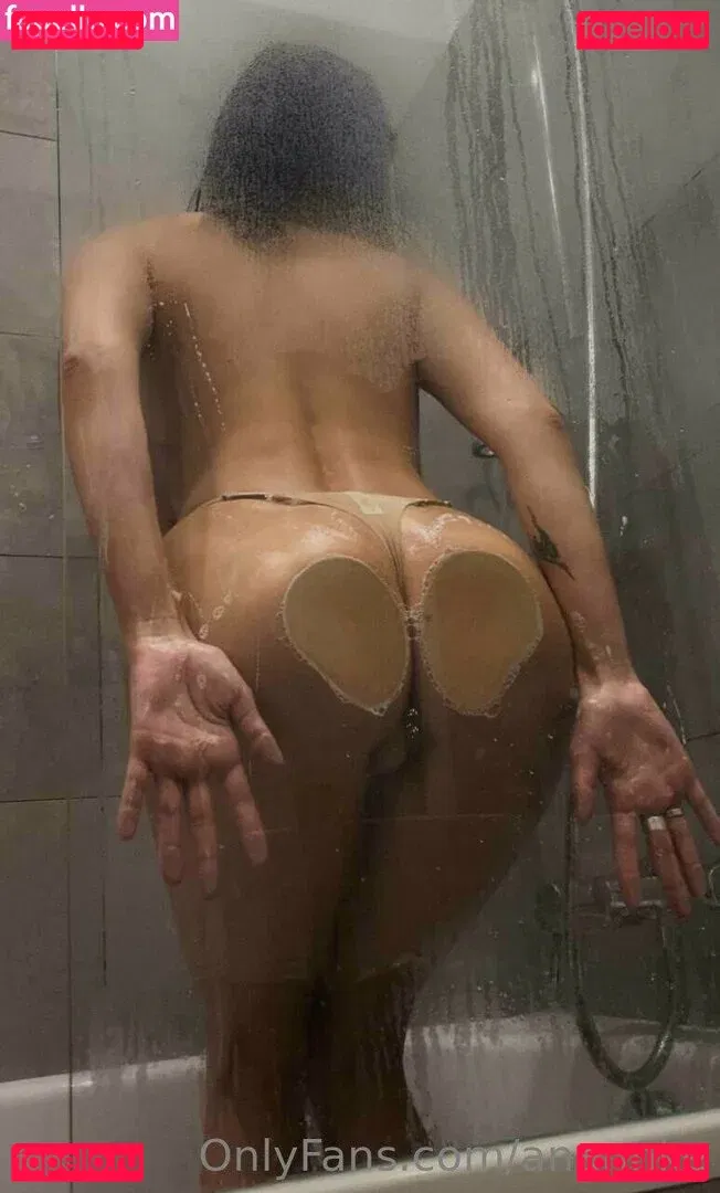 Anannke Onlyfans Photo Gallery 