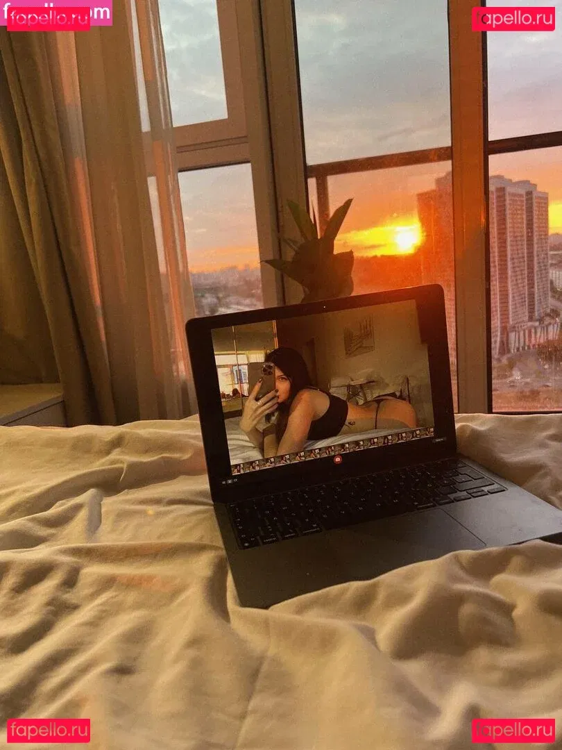 Anannke Onlyfans Photo Gallery 