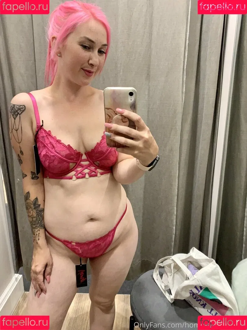 home-alone-mum Onlyfans Photo Gallery 