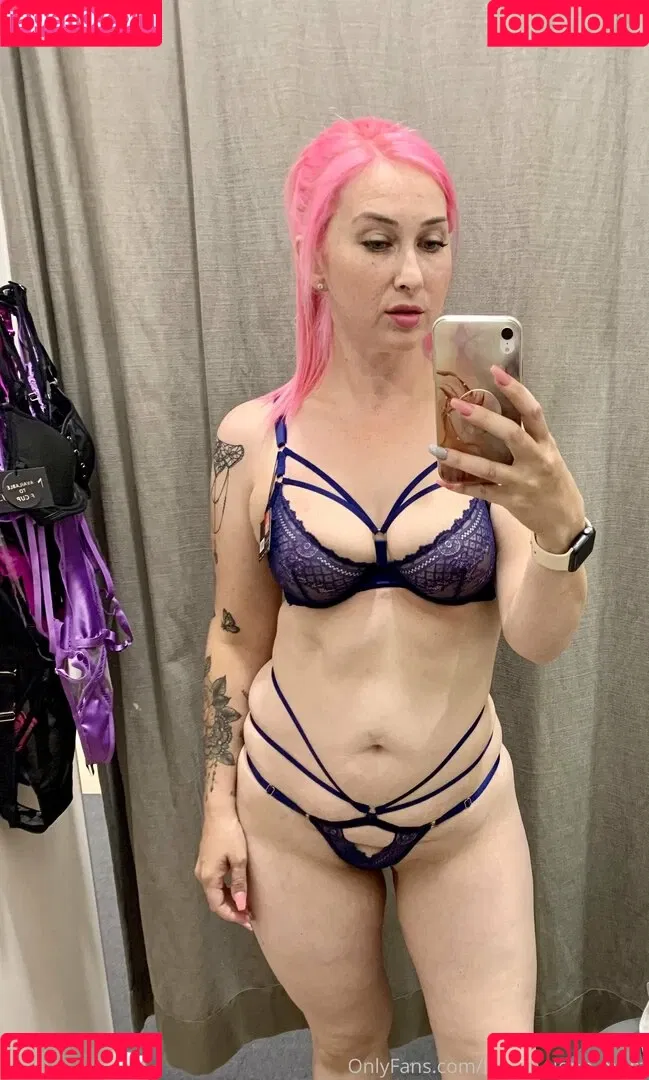 home-alone-mum Onlyfans Photo Gallery 