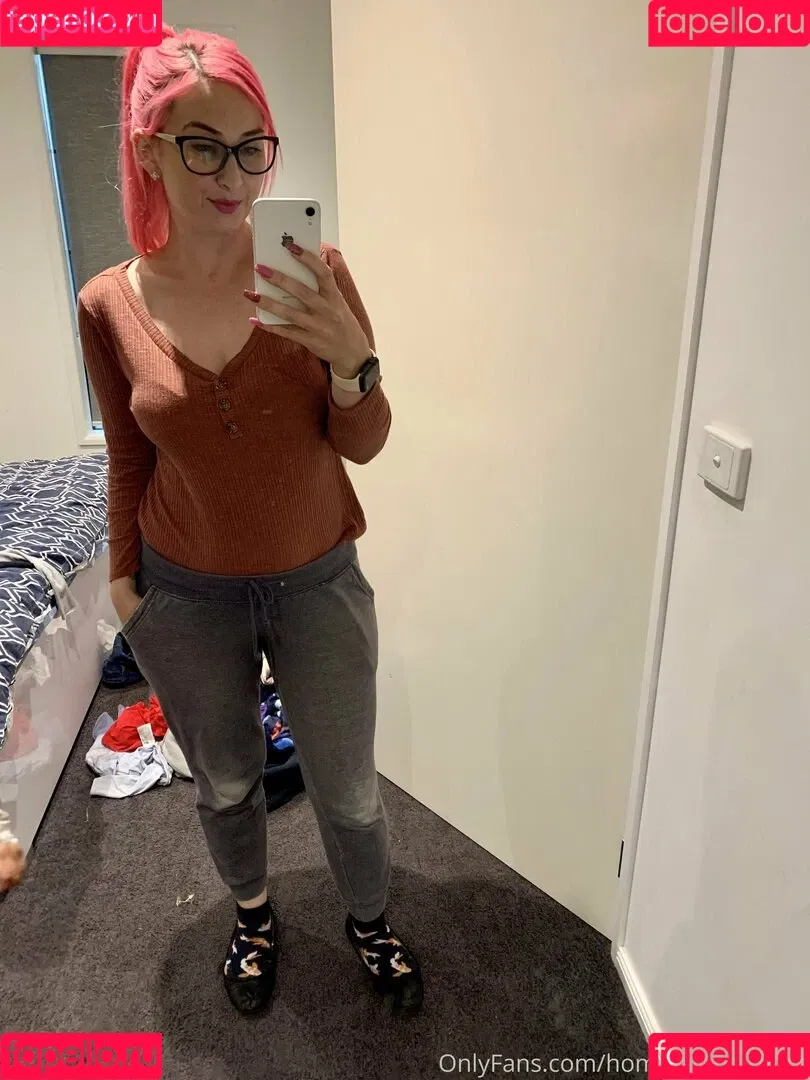 home-alone-mum Onlyfans Photo Gallery 