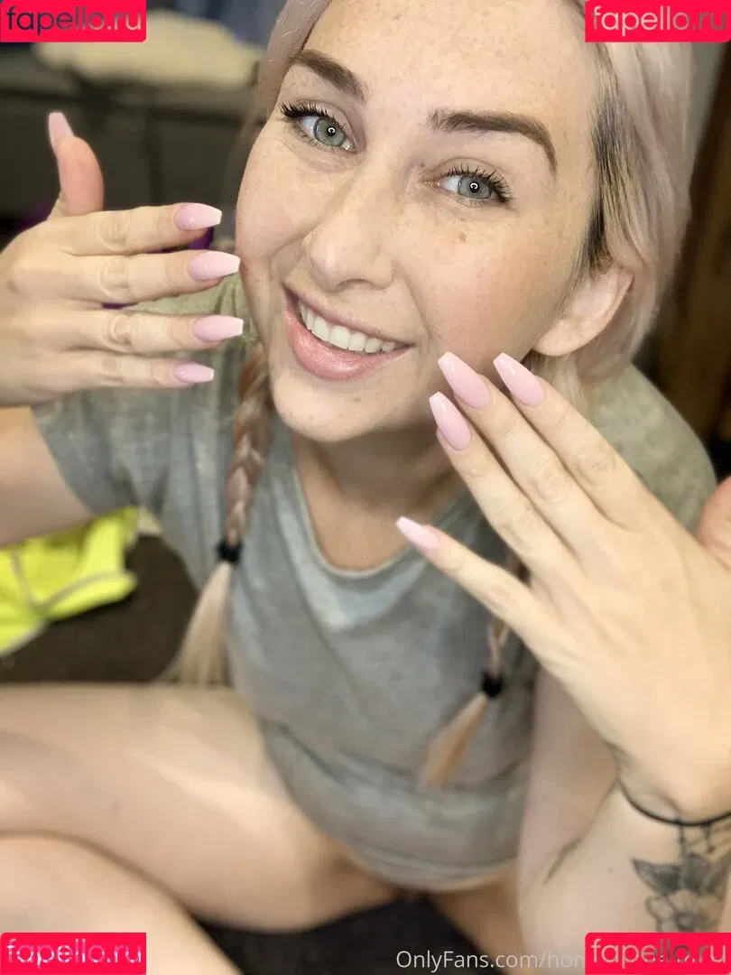 home-alone-mum Onlyfans Photo Gallery 