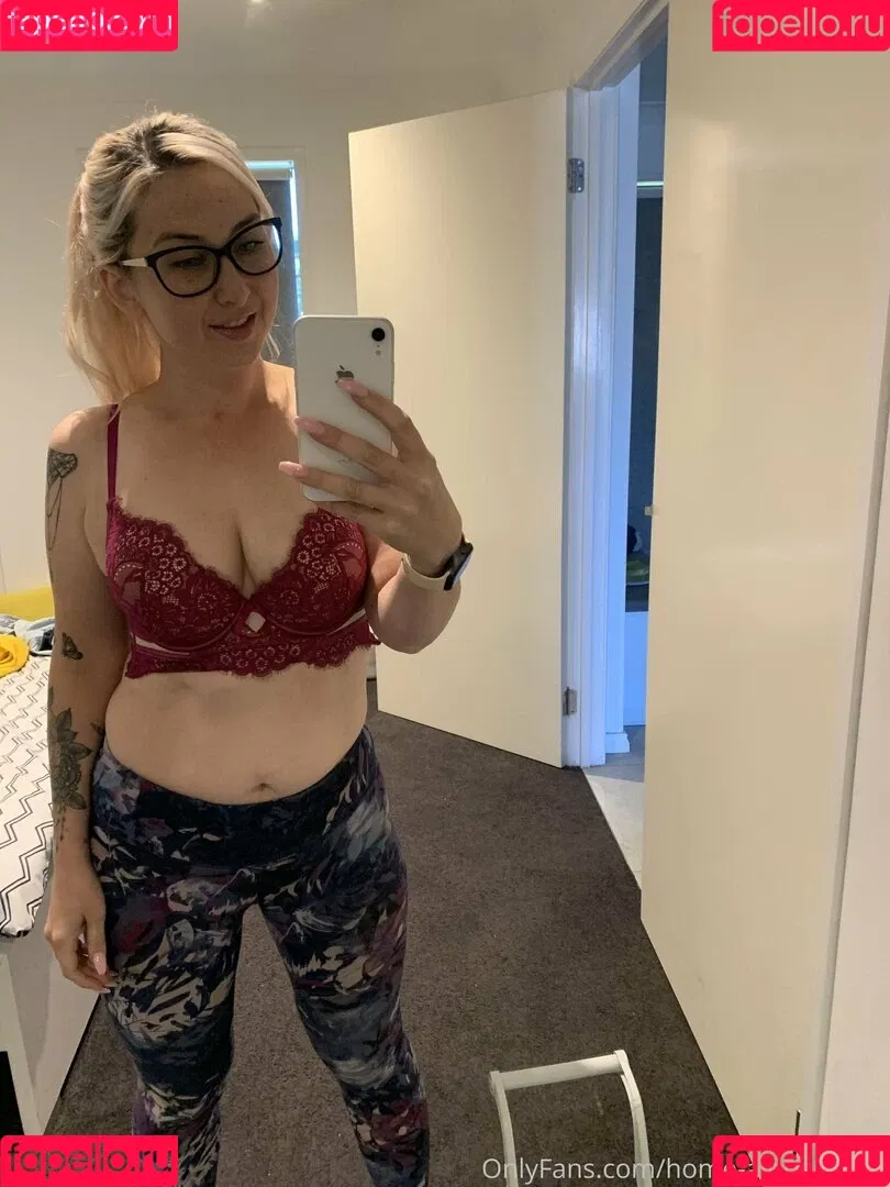 home-alone-mum Onlyfans Photo Gallery 