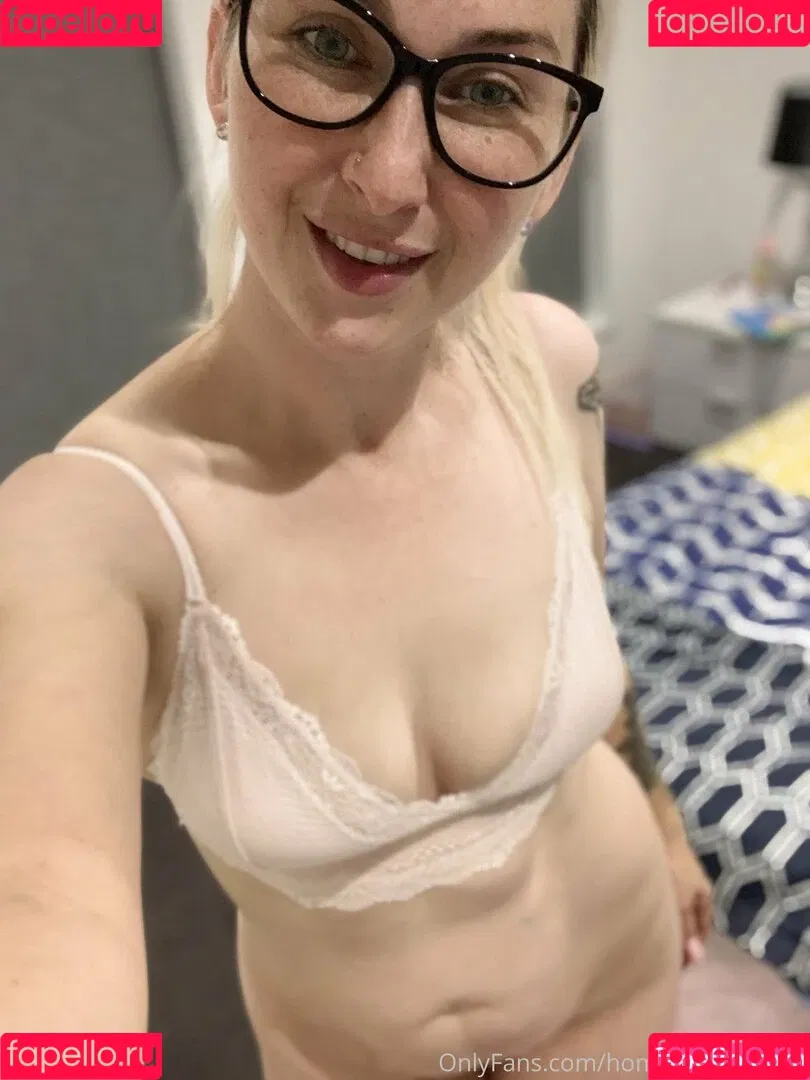 home-alone-mum Onlyfans Photo Gallery 