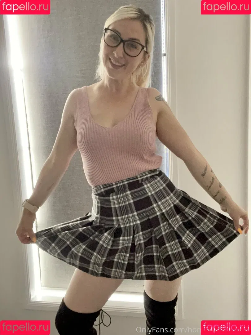home-alone-mum Onlyfans Photo Gallery 