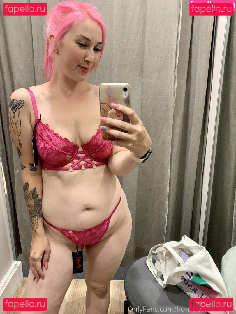 home-alone-mum Onlyfans Photo Gallery 