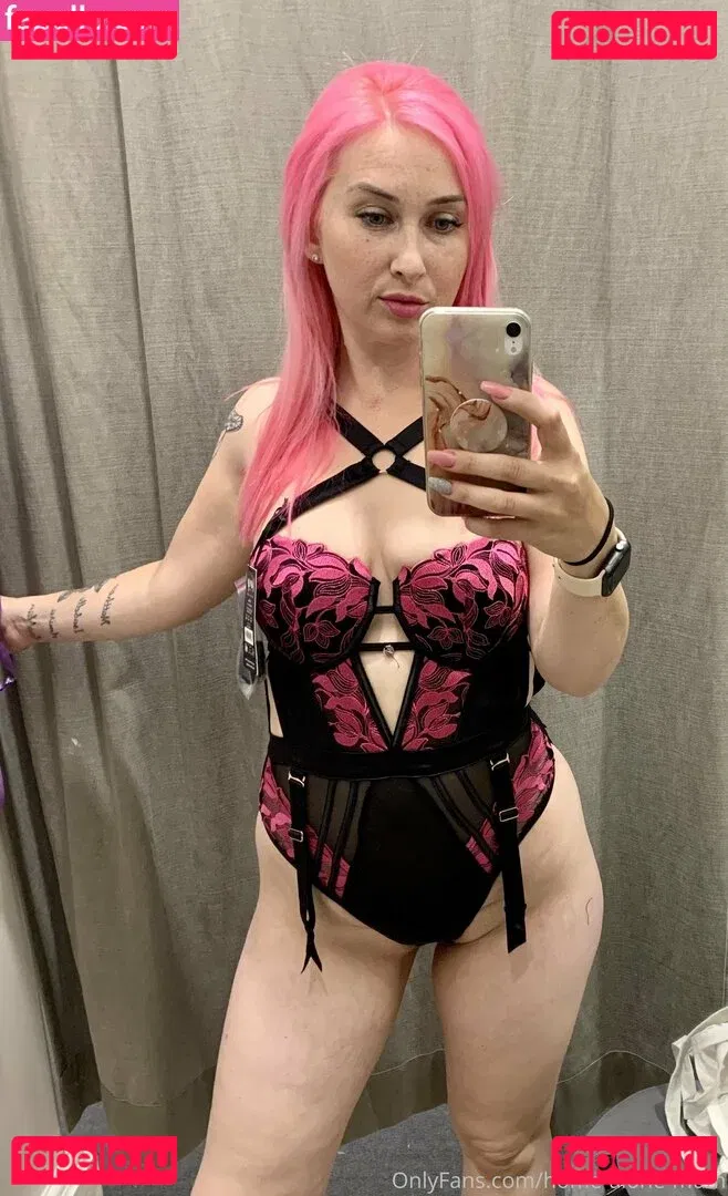 home-alone-mum Onlyfans Photo Gallery 