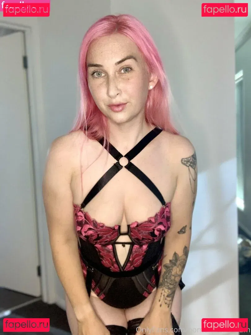 home-alone-mum Onlyfans Photo Gallery 