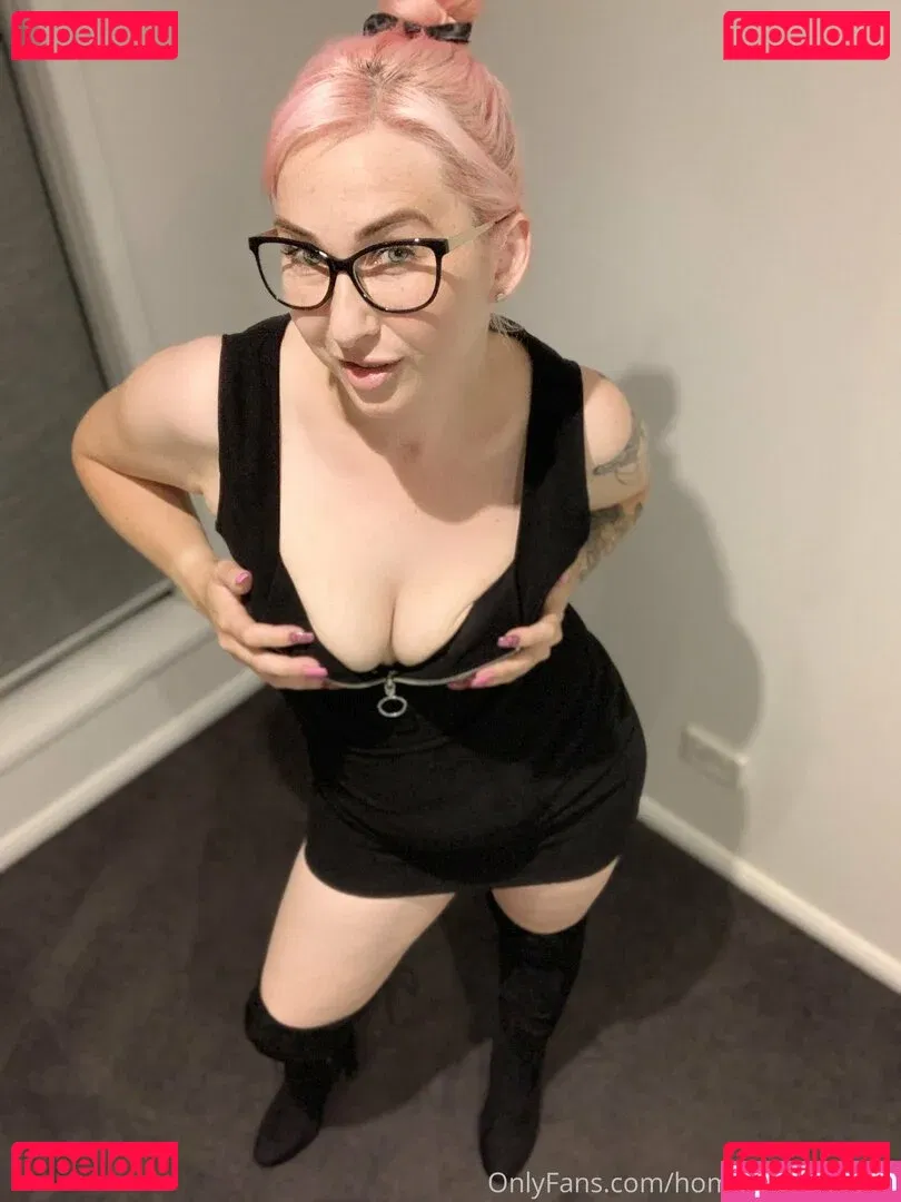 home-alone-mum Onlyfans Photo Gallery 