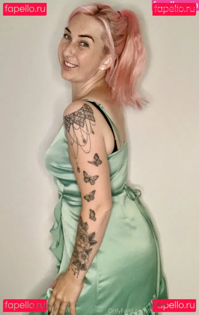 home-alone-mum Onlyfans Photo Gallery 