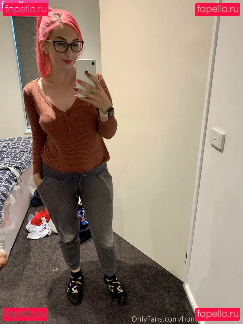 home-alone-mum Onlyfans Photo Gallery 