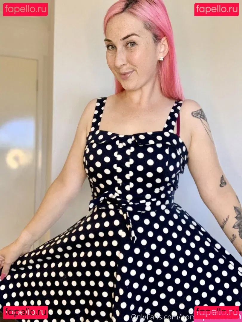 home-alone-mum Onlyfans Photo Gallery 