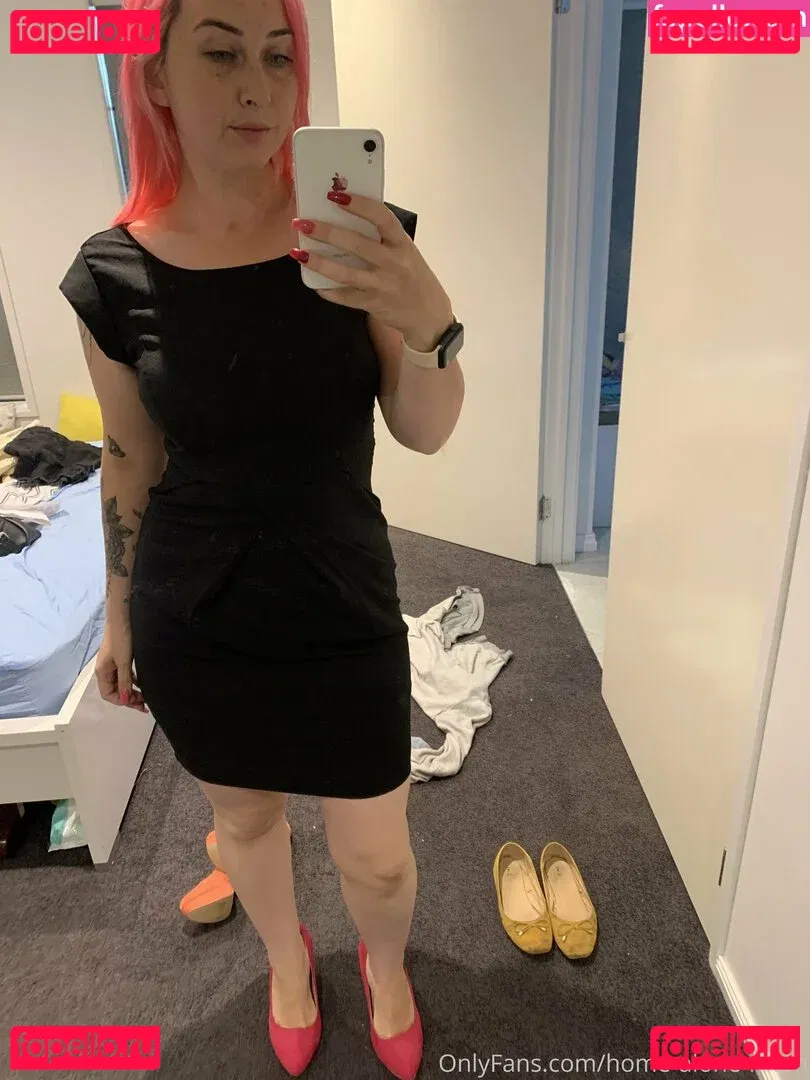 home-alone-mum Onlyfans Photo Gallery 