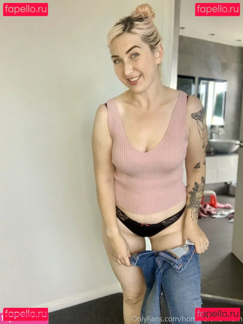 home-alone-mum Onlyfans Photo Gallery 