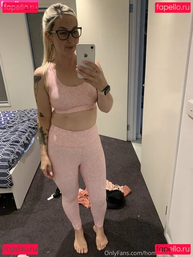 home-alone-mum Onlyfans Photo Gallery 