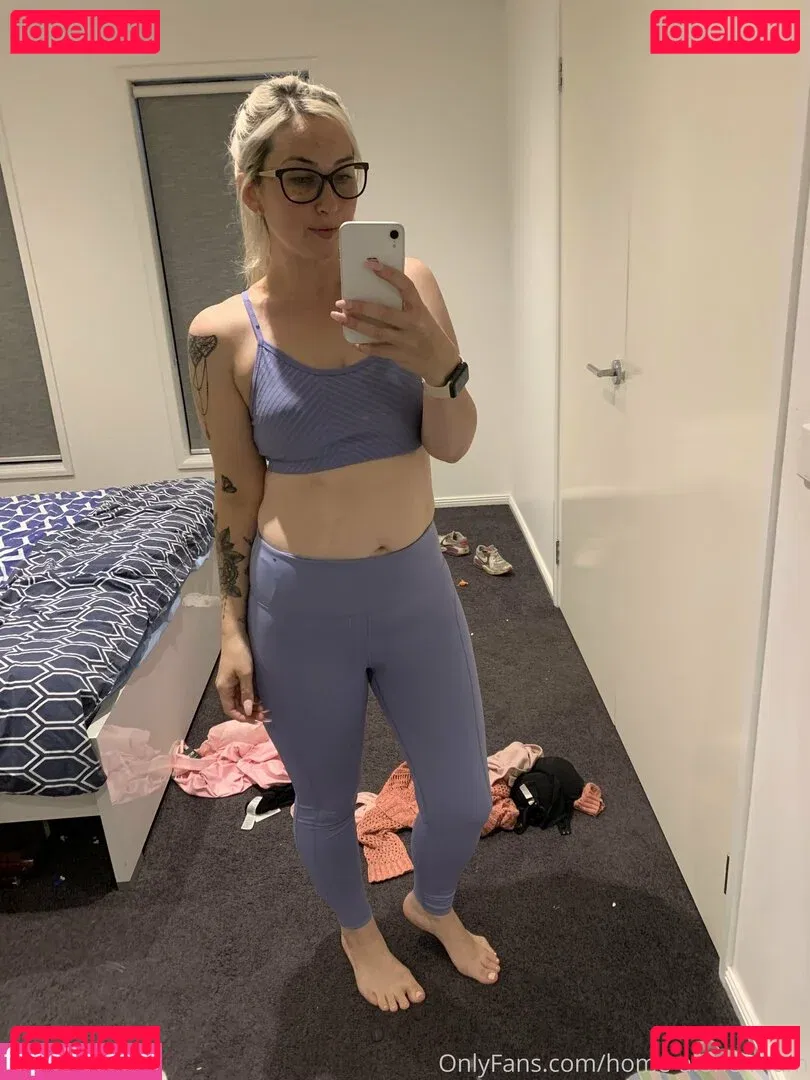 home-alone-mum Onlyfans Photo Gallery 