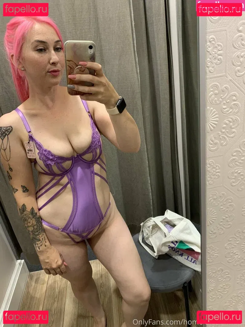 home-alone-mum Onlyfans Photo Gallery 