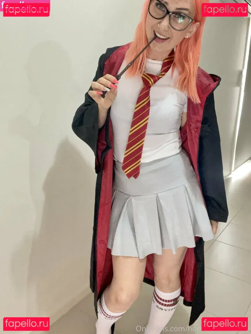 home-alone-mum Onlyfans Photo Gallery 