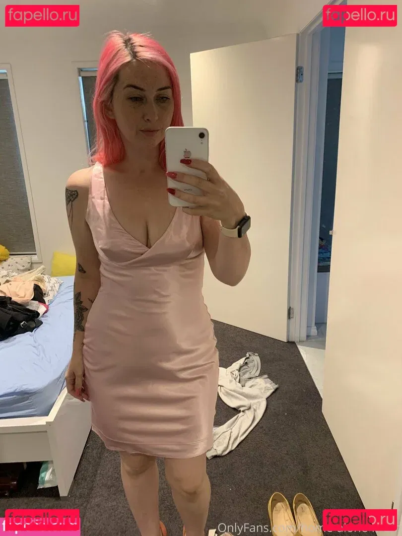 home-alone-mum Onlyfans Photo Gallery 