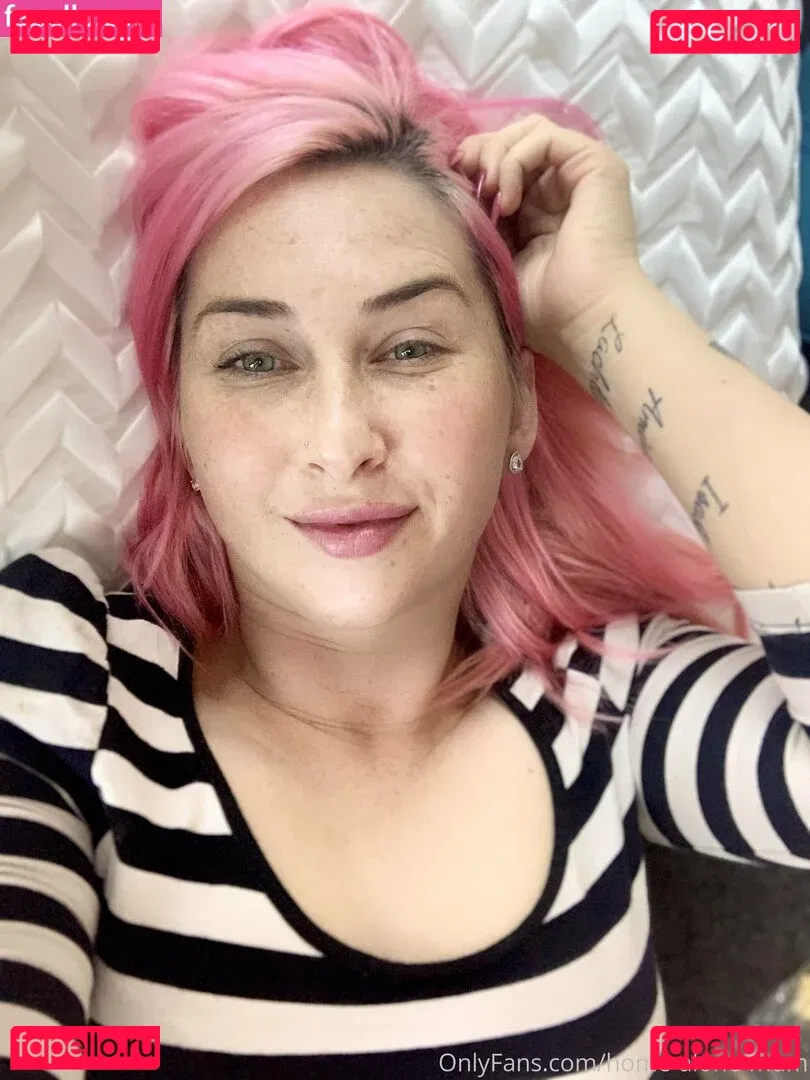 home-alone-mum Onlyfans Photo Gallery 