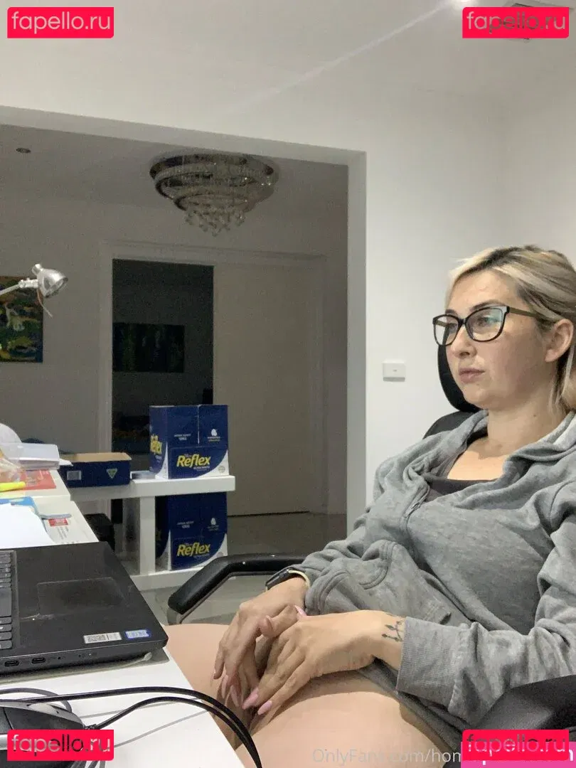 home-alone-mum Onlyfans Photo Gallery 