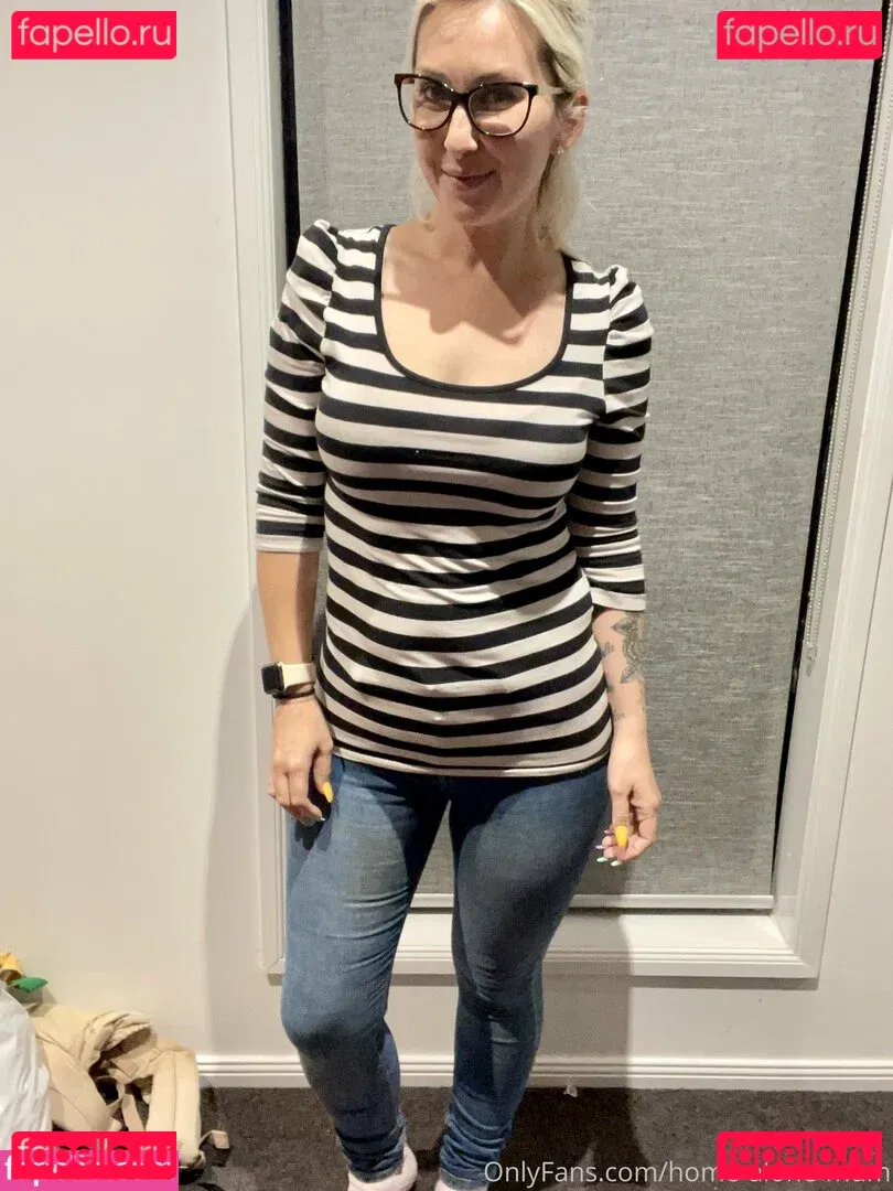 home-alone-mum Onlyfans Photo Gallery 