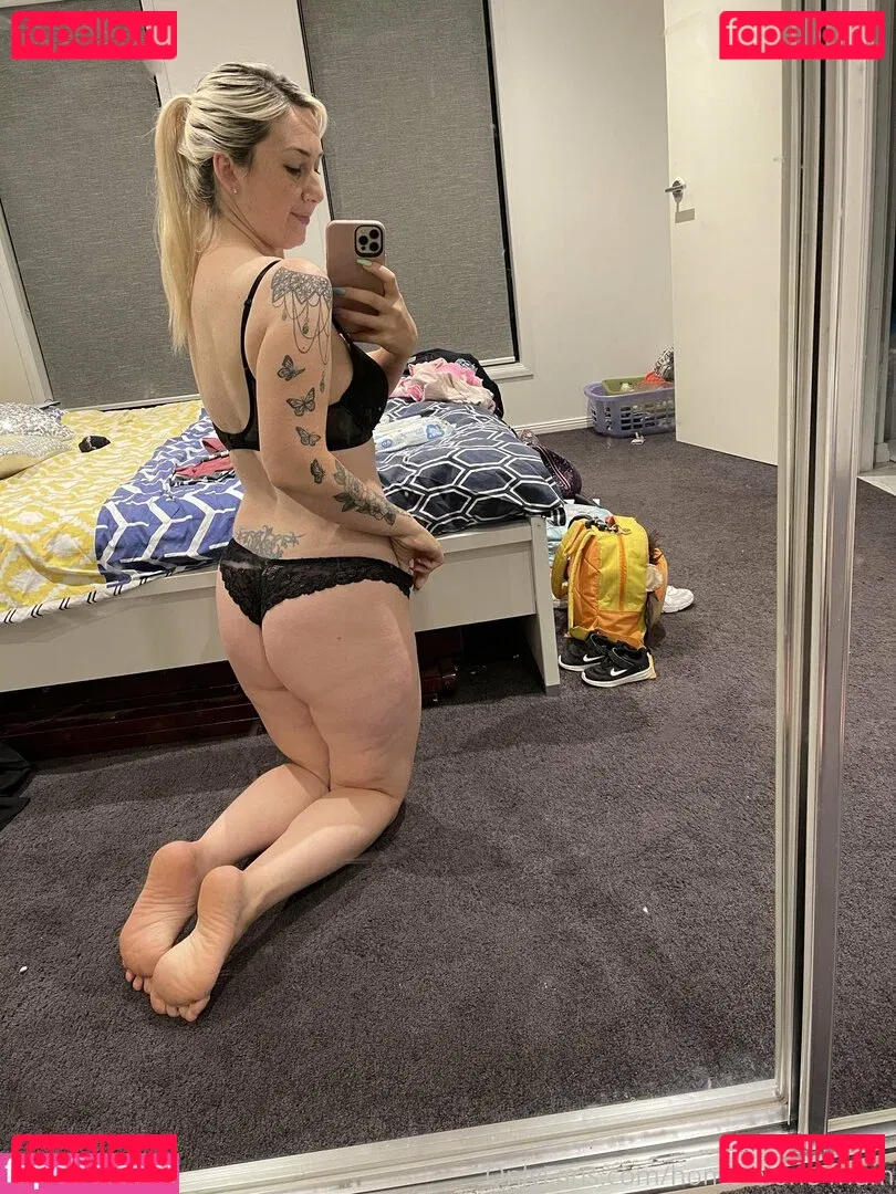 home-alone-mum Onlyfans Photo Gallery 