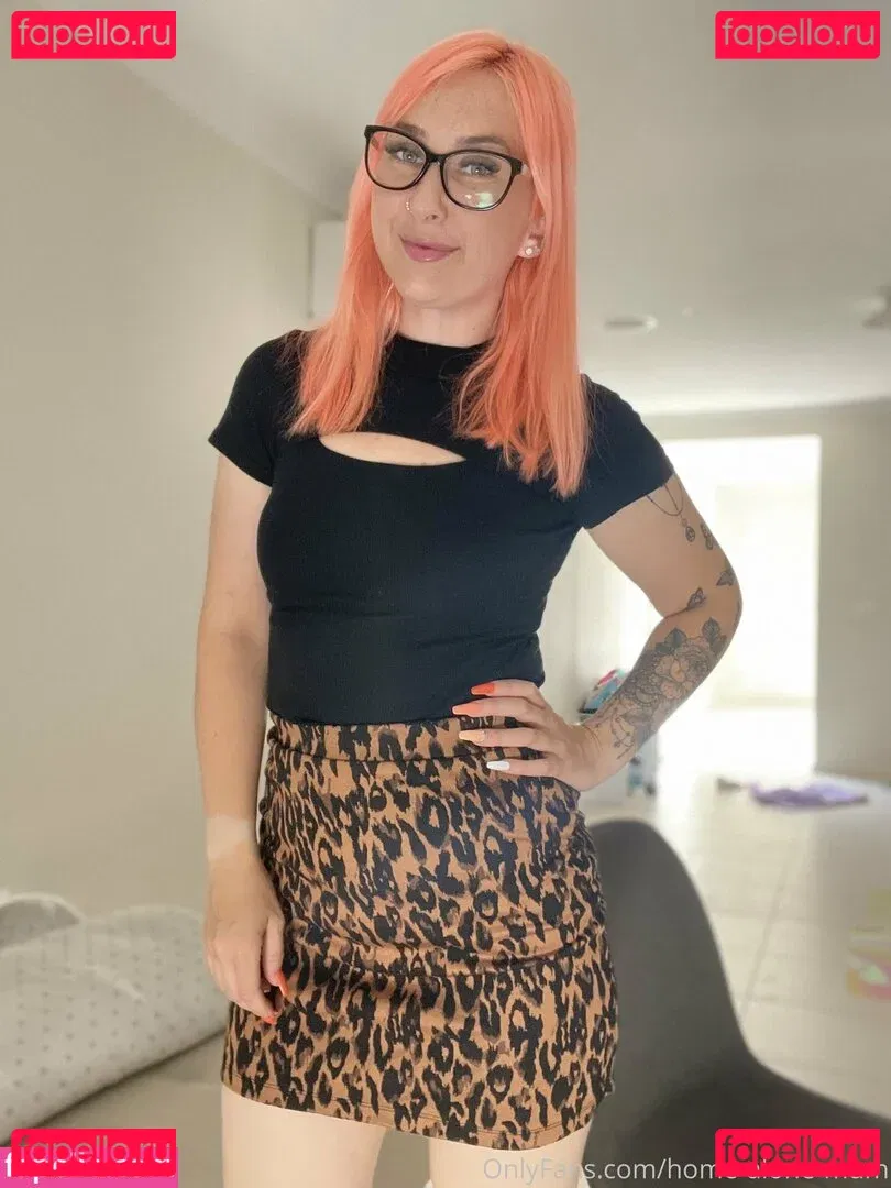 home-alone-mum Onlyfans Photo Gallery 